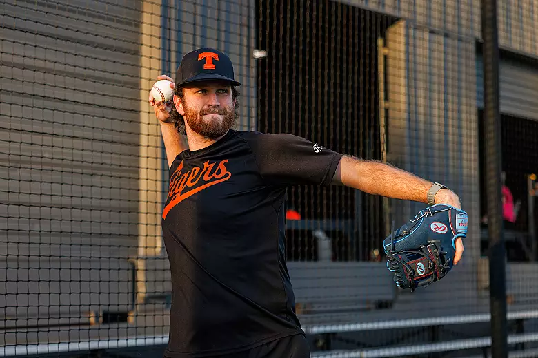 Rawlings 11.5'' Heart of the Hide "Denim" Pro Label Series Glove 2025 - Image 6